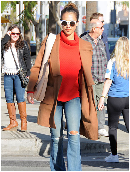 Sofia Vergara in skinny jeans out in Beverly Hills – GotCeleb